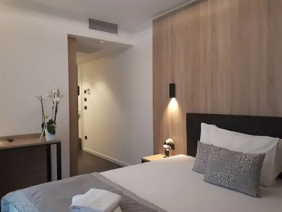 Büyük Yataklı Tek Kişilik Oda