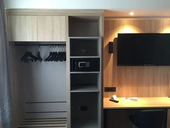 Tek Büyük Yataklı Oda, 2 Tek Kişilik Yatak
