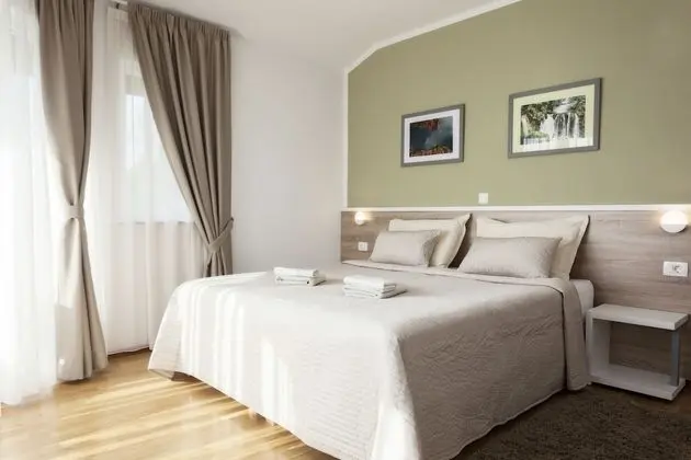 Superior Üç Kişilik Oda (Villa Dora)