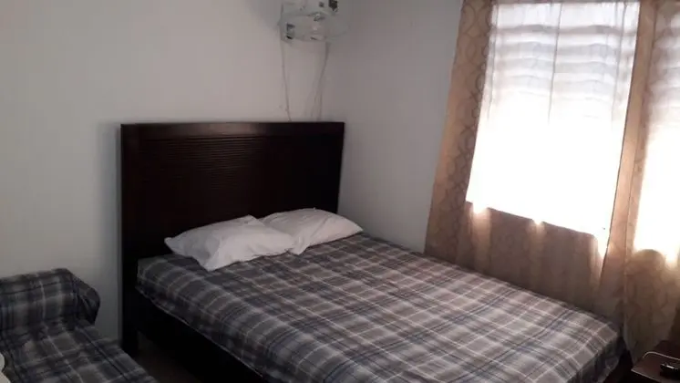 Comfort Oda, 1 Büyük (Queen) Boy Yatak ve Çekyat, Sigara İçilmez, Ortak Banyo