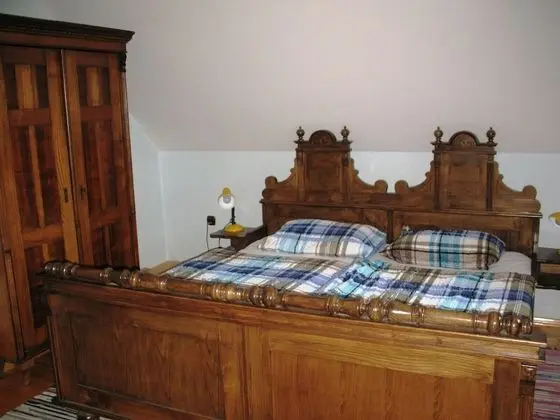 Traditional Üç Kişilik Oda