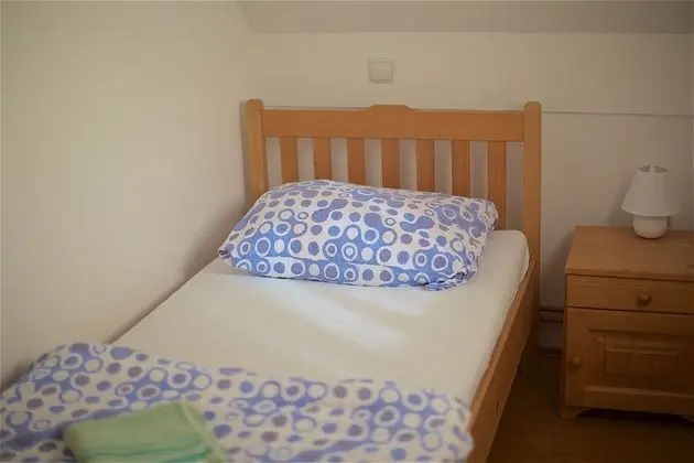 Üç Kişilik Oda