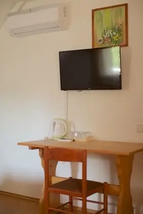 Üç Kişilik Oda