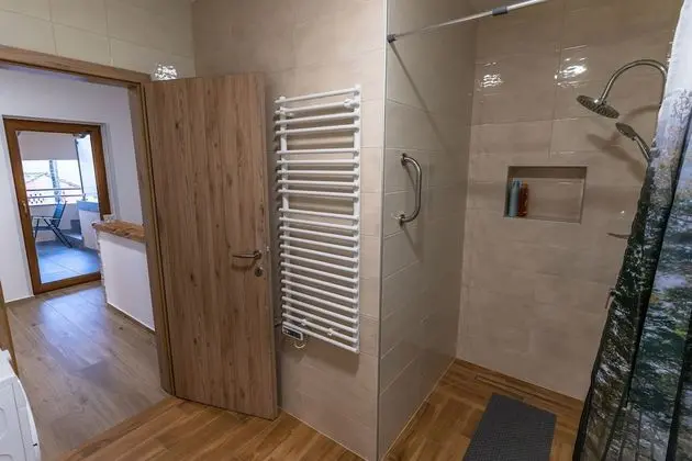 Apart Daire, 1 Büyük (Queen) Boy Yatak ve Çekyat