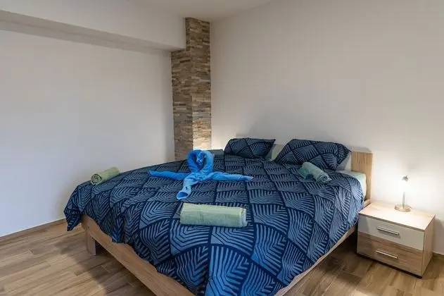 Apart Daire, 1 Büyük (Queen) Boy Yatak ve Çekyat