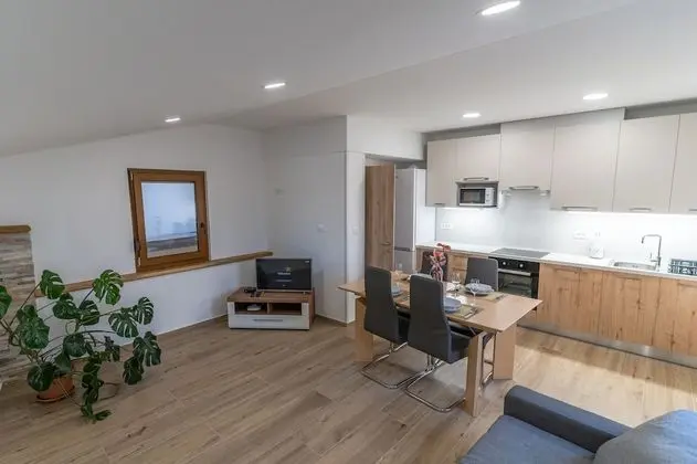 Apart Daire, 1 Büyük (Queen) Boy Yatak ve Çekyat