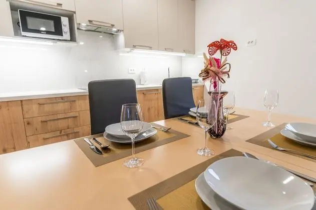 Apart Daire, 1 Büyük (Queen) Boy Yatak ve Çekyat