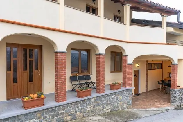 Apart Daire, 1 Büyük (Queen) Boy Yatak ve Çekyat