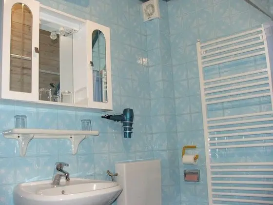 Basic Apart Daire, Dağ Manzaralı