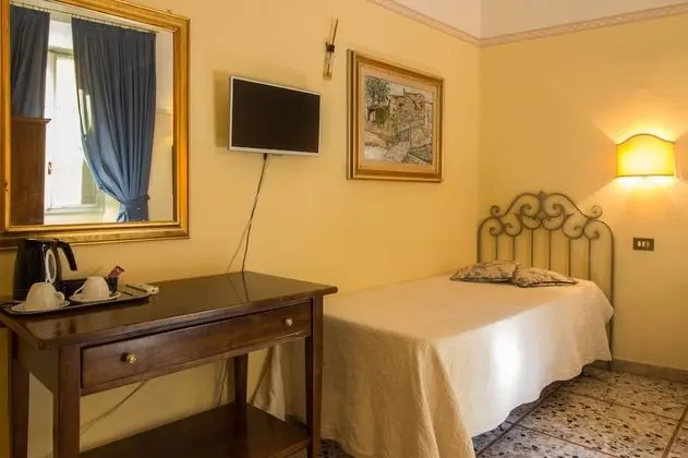 Deluxe Üç Kişilik Oda