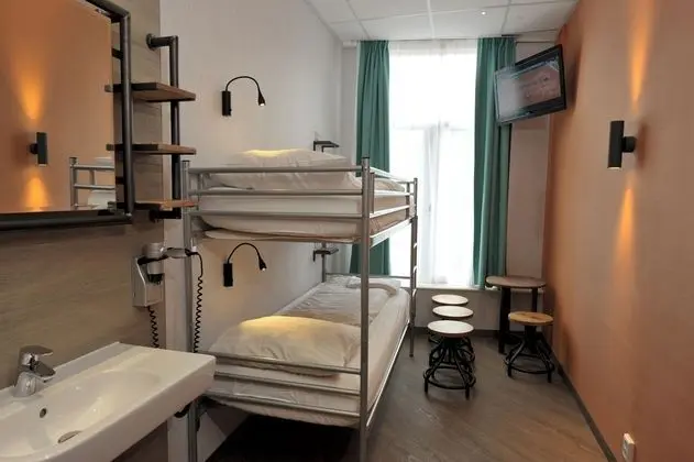 Basic Dört Kişilik Oda, Ortak Banyo