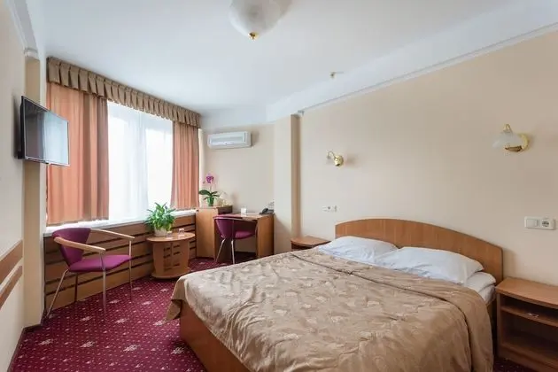 Standard Tek Büyük Yataklı Oda