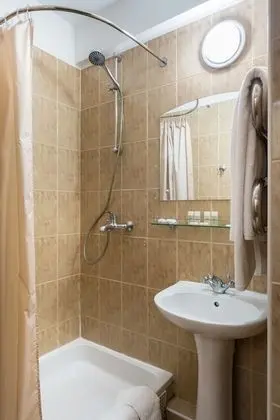 Standard Tek Büyük Yataklı Oda