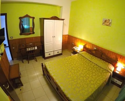 Economy Tek Büyük Yataklı Oda (1 letto matrimoniale)