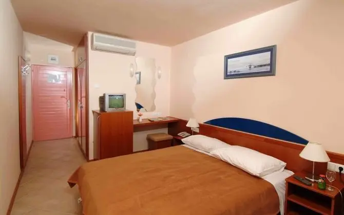 Tek Büyük Yataklı Oda, Balkon, Deniz Manzaralı