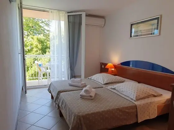 Tek Büyük Yataklı Oda, Balkon, Deniz Manzaralı