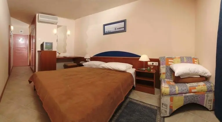 Üç Kişilik Oda, Balkon, Deniz Manzaralı