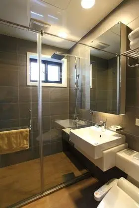 Standard Oda, 1 Büyük (Queen) Boy Yatak, Sigara İçilmez (103)