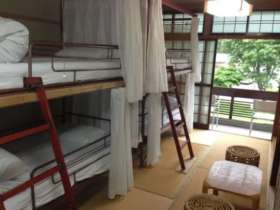 Ortak Ranzalı Oda, Karma Ranzalı Oda