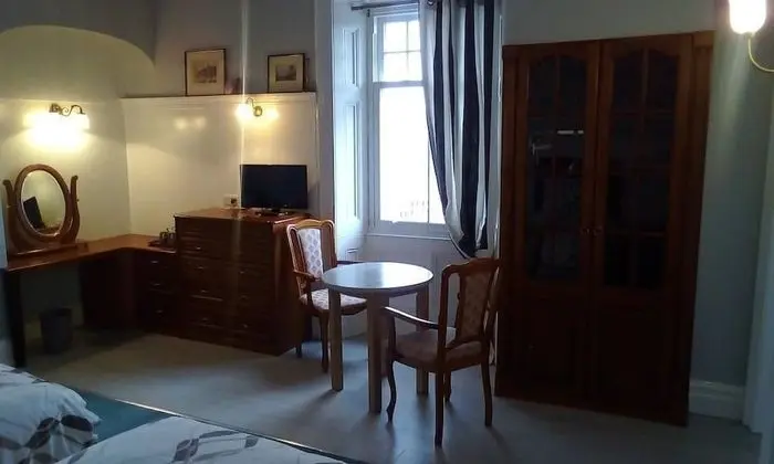 Superior Tek Büyük veya İki Ayrı Yataklı Oda