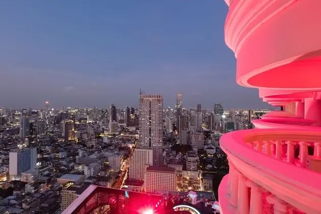 Tower Club Suite 2 Bedroom with Lounge
