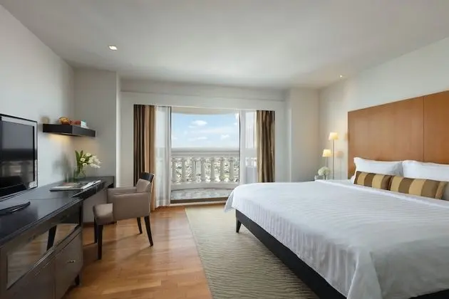 Tower Club Suite City View with Lounge