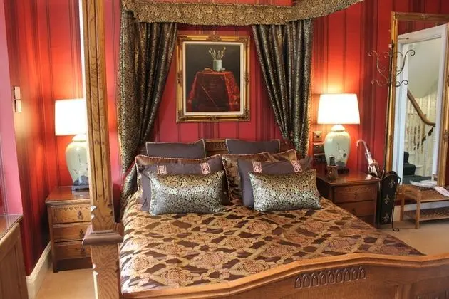 Tek Büyük Yataklı Oda, Banyolu/Duşlu (Oak Four Poster)