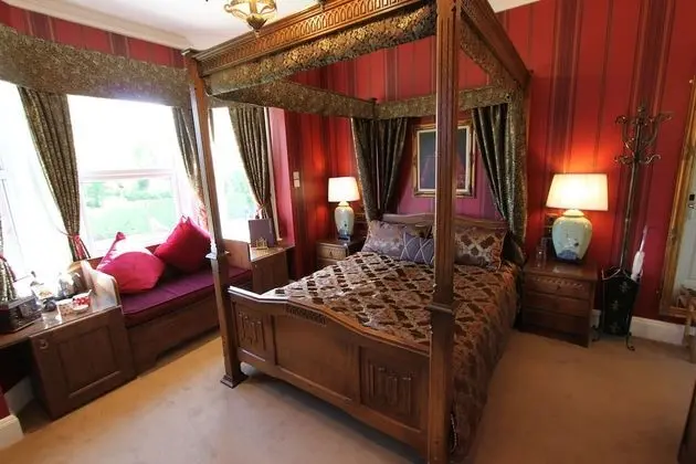 Tek Büyük Yataklı Oda, Banyolu/Duşlu (Oak Four Poster)
