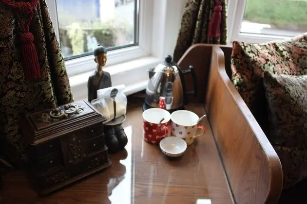 Tek Büyük Yataklı Oda, Banyolu/Duşlu (Oak Four Poster)