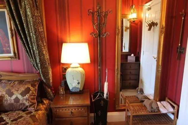 Tek Büyük Yataklı Oda, Banyolu/Duşlu (Oak Four Poster)