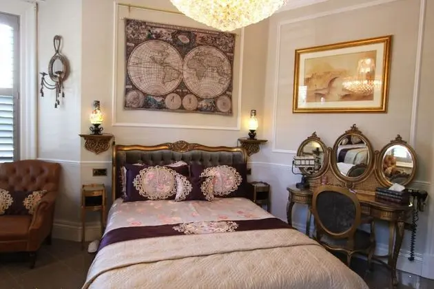 Tek Büyük Yataklı Oda, Banyolu/Duşlu (Versailles)