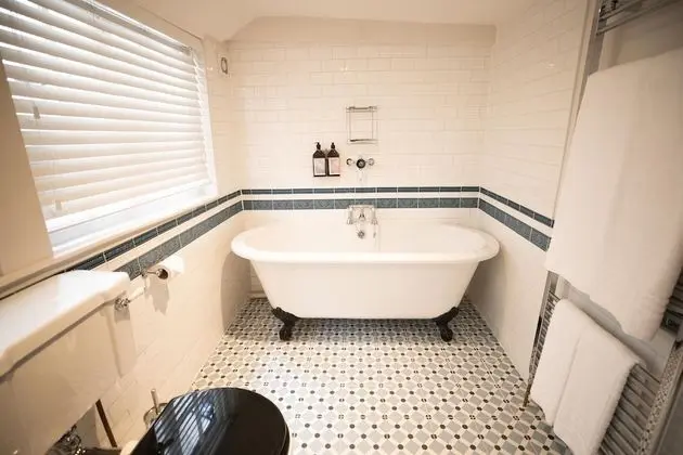 Deluxe Tek Büyük Yataklı Oda, Banyolu/Duşlu