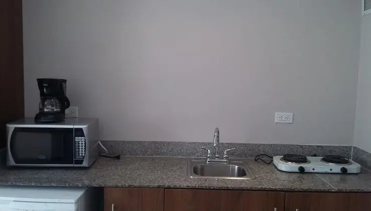 Tek Büyük Yataklı Oda (1 Double and 1 Twin Bed)