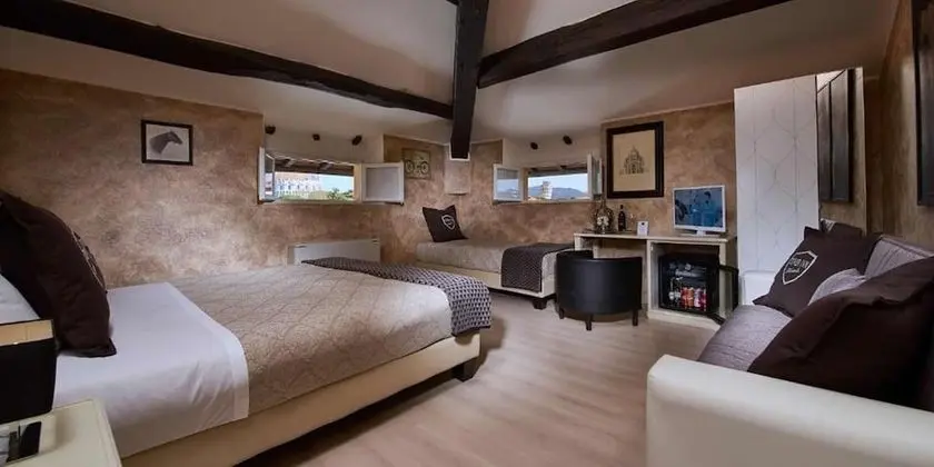 Panoramic Üç Kişilik Oda (Attic)