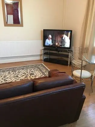 Economy Apart Daire, 2 Yatak Odası, Mutfak, Avlu
