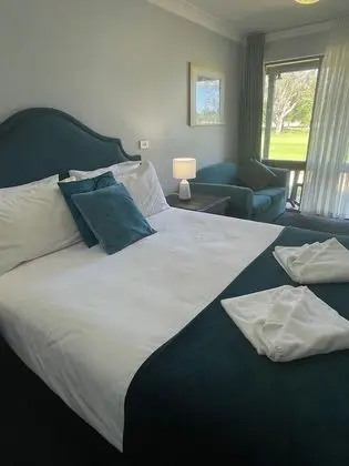 Deluxe Tek Büyük Yataklı Oda, Golf Manzaralı