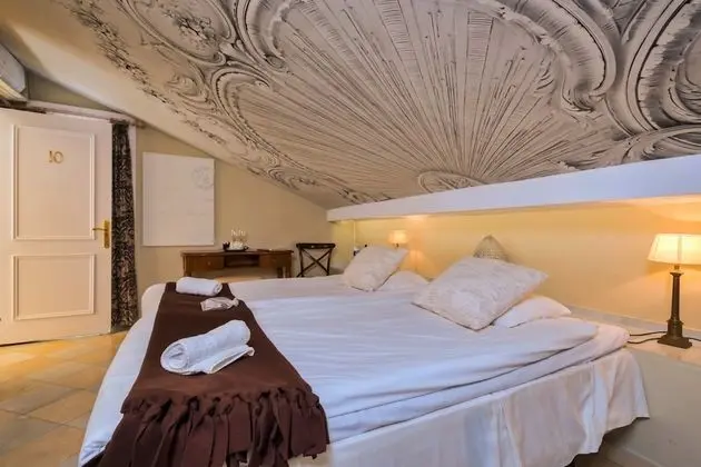 Tek Büyük veya İki Ayrı Yataklı Oda, Balkon