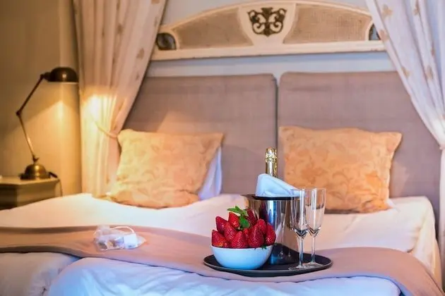Tek Büyük veya İki Ayrı Yataklı Oda, Balkon