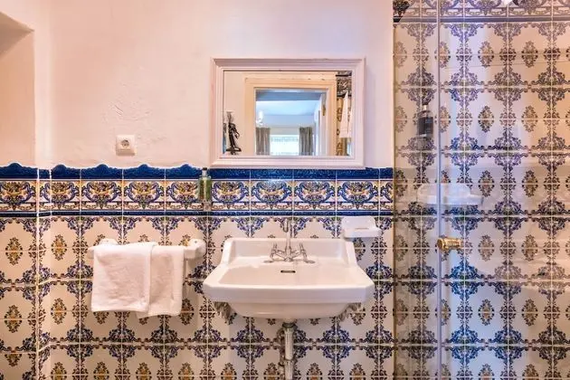 Tek Büyük veya İki Ayrı Yataklı Oda, Balkon