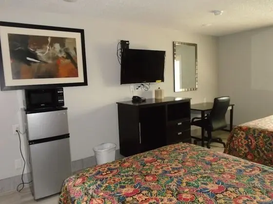 Tek Büyük Yataklı Oda, 2 Çift Kişilik Yatak