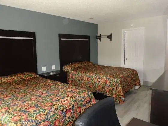 Tek Büyük Yataklı Oda, 2 Çift Kişilik Yatak