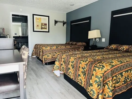 Tek Büyük Yataklı Oda, 2 Çift Kişilik Yatak