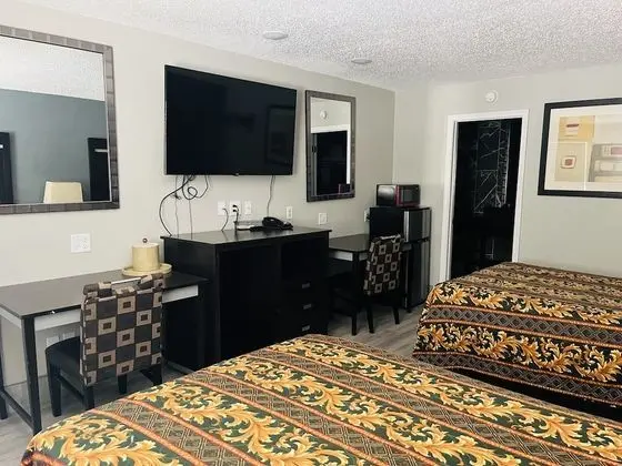 Tek Büyük Yataklı Oda, 2 Çift Kişilik Yatak