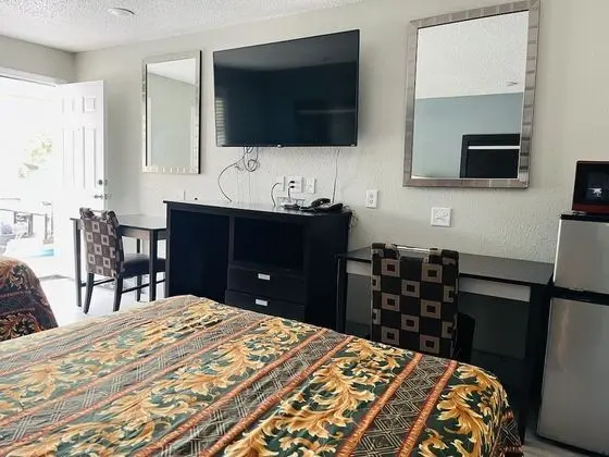 Tek Büyük Yataklı Oda, 2 Çift Kişilik Yatak