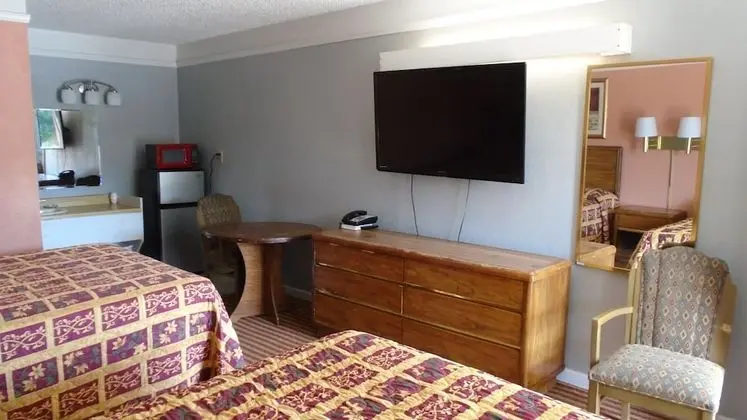 Tek Büyük Yataklı Oda, 2 Çift Kişilik Yatak