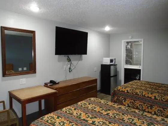 Tek Büyük Yataklı Oda, 2 Çift Kişilik Yatak