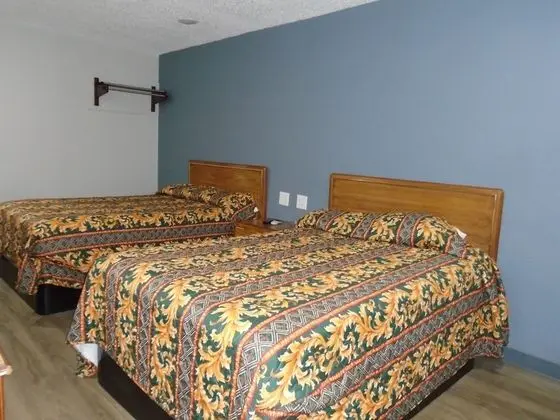 Tek Büyük Yataklı Oda, 2 Çift Kişilik Yatak