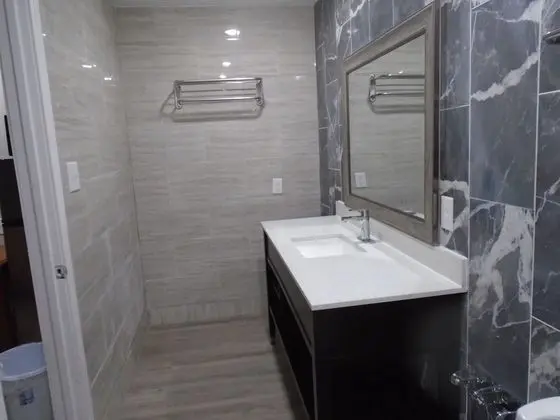 Tek Büyük Yataklı Oda, 2 Çift Kişilik Yatak