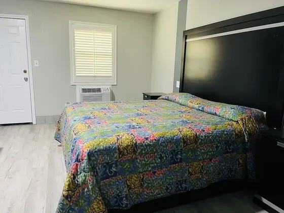 Tek Kişilik Oda, 1 Büyük (Queen) Boy Yatak