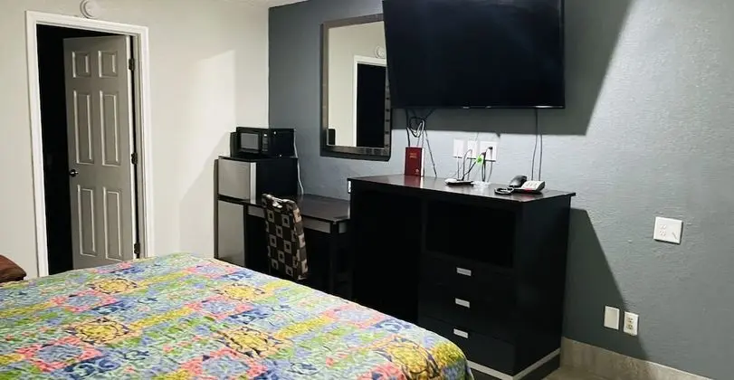 Tek Kişilik Oda, 1 Büyük (Queen) Boy Yatak